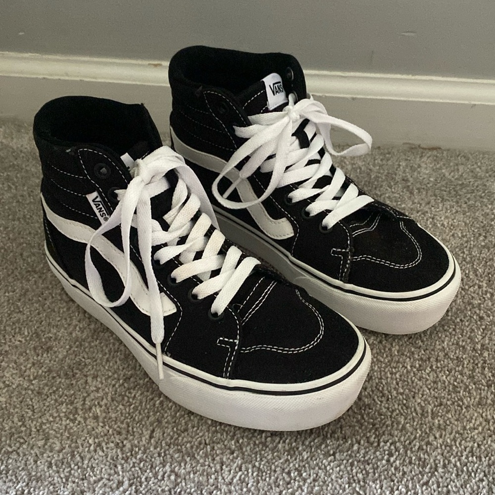 Women’s size 6 Vans (kids4.5)